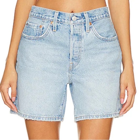 Levi’s 501 Mid Thigh Short Light Wash 25 - Picture 1 of 8